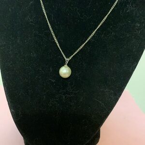 Beautiful faux pearl necklace